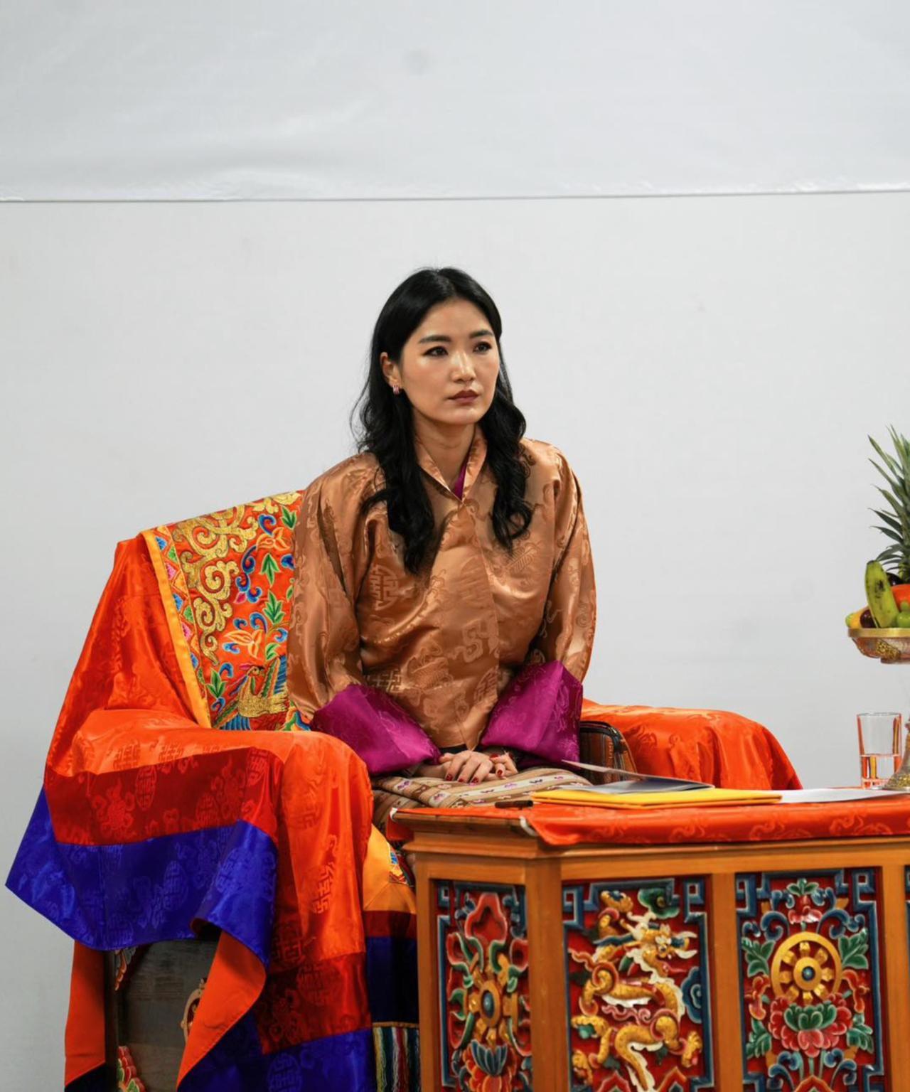 不丹王后笑起来真美，笑靥如花人淡如菊2025年10月6日，不丹王后佩玛于廷布，
