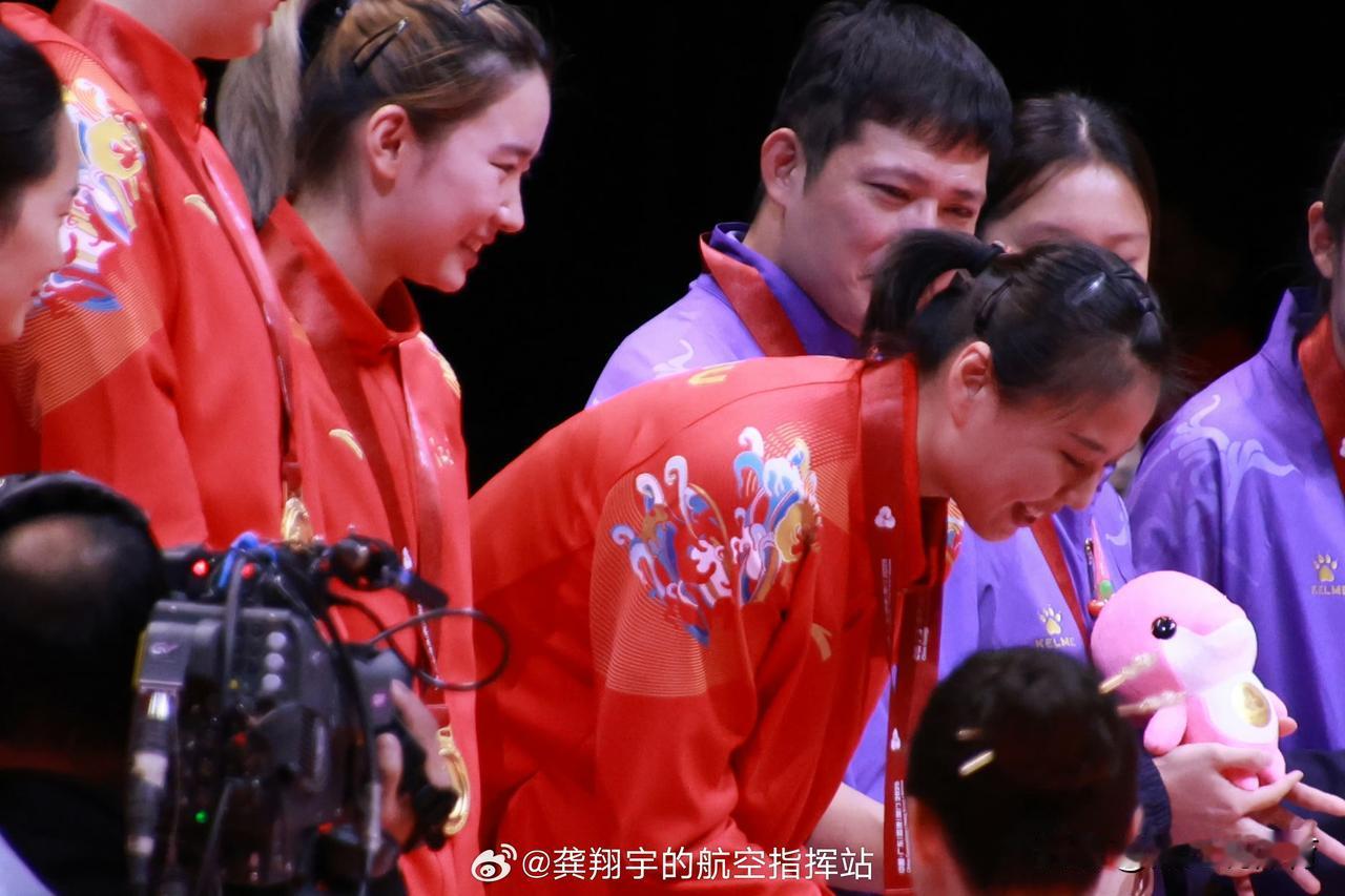 中国女排队长龚翔宇是江苏女排夺取全运会金牌的“定海神针”。决赛中她20扣10中拿