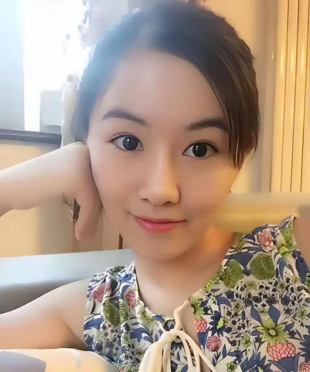 最近闹得沸沸扬扬的翟欣欣事件，真是让人大跌眼镜。别的不说，光看她的长相，谁能想到