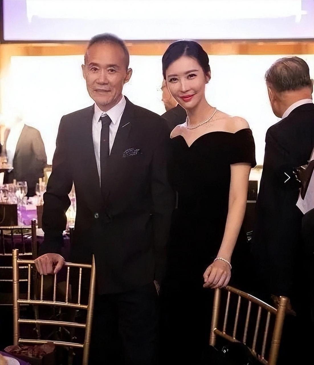 万科创始人王石被曝被抓，田朴珺急了。4月12日，某博平台粉丝上千万的博主秦枫