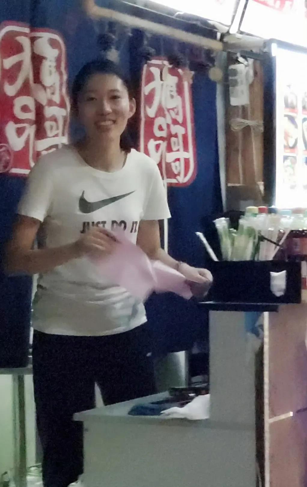 忽然想起那家面馆和面馆里的母女，婷婷和她妈妈……6年前，我还住在山东财经大学燕