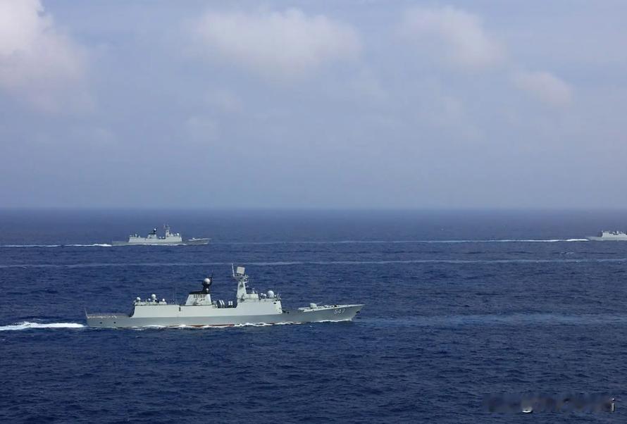 中国在台湾问题上为啥按兵不动？张召忠提醒：小心美国设好的圈套。西太平洋的钢铁