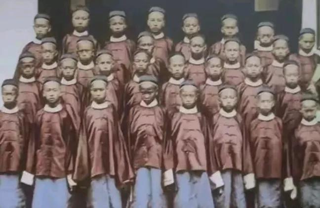 “留美幼童计划”是左宗棠生前以近乎撕破脸皮的方式去促成的，在他去世五个月后，这