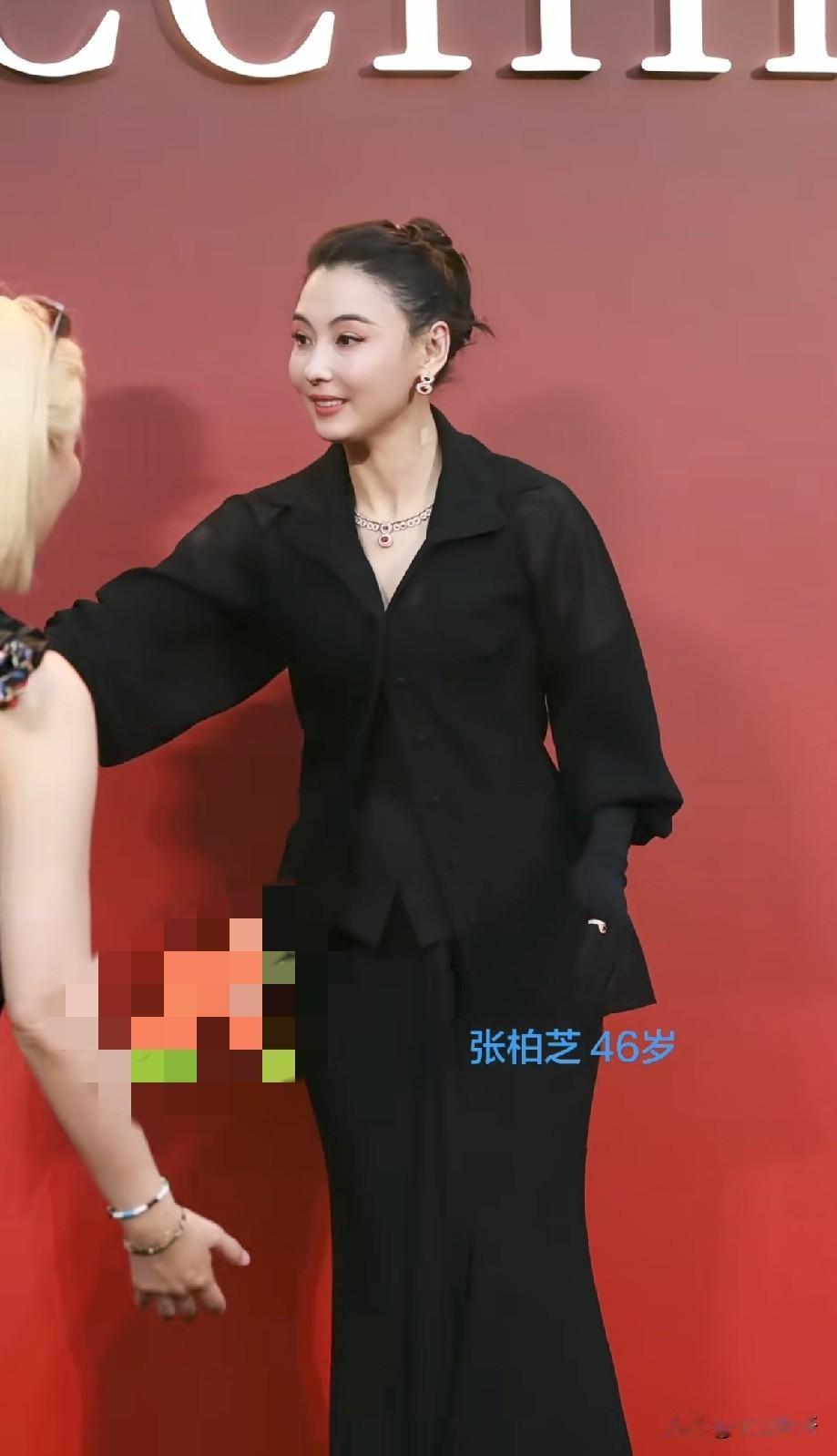 46岁张柏芝杀疯了！黑西装造型又美又飒，生图状态碾压全场谁懂啊！张柏芝这状