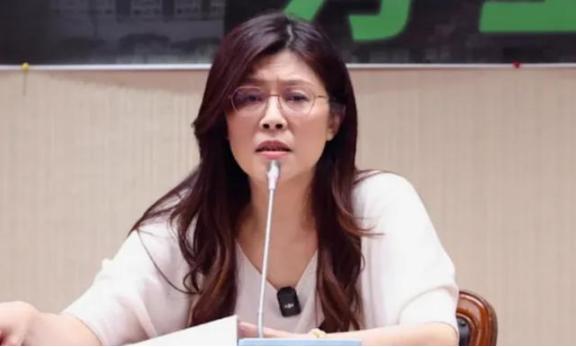 郑丽文这下是真火了！美德日三方抢着邀她见面，面对高市早苗，她替大陆说出了句掷地有