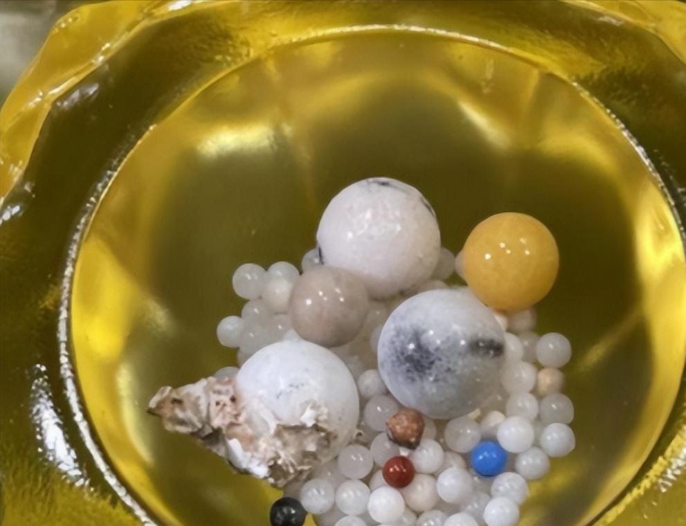 “我没有舍利子，不要烧。”2012年星云大师便留下遗诫，称其不过是高温结晶。可圆