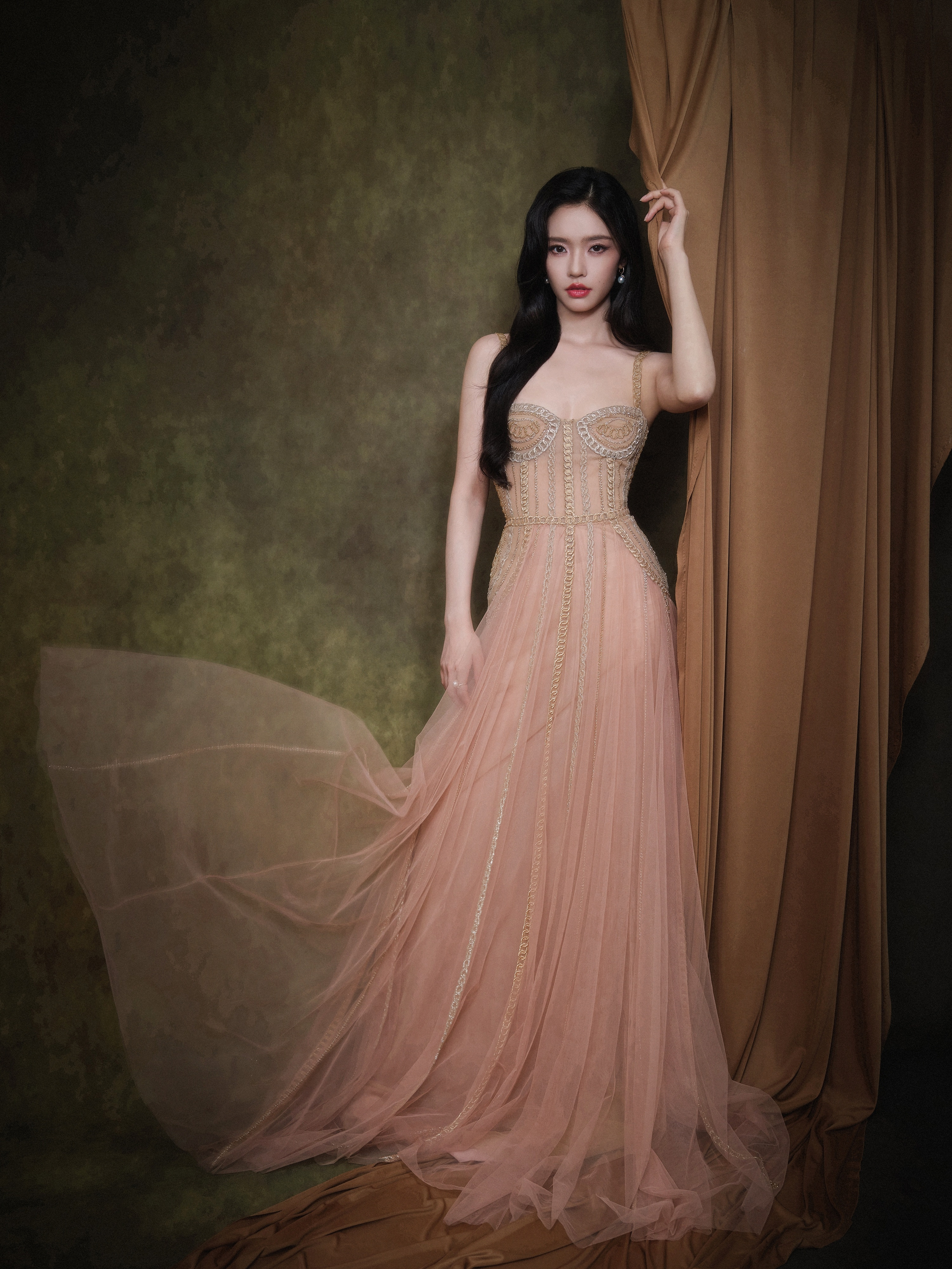 林允新剧爆改种地吧林允在复制粘贴的时代，你是手写的诗