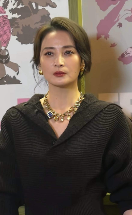 终于明白琼瑶为什么给蒋勤勤起名“灵儿”了！因为她简直就是太美了！你敢相信