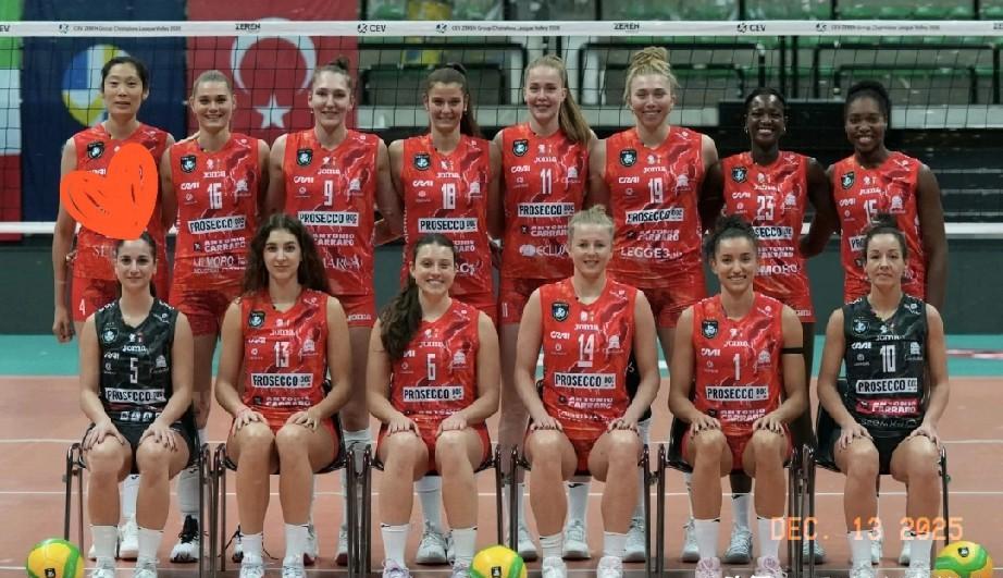 手术刀削掉了她20%的爆发力，却雕琢出87.5%的恐怖成功率。半决赛，对巴西劲