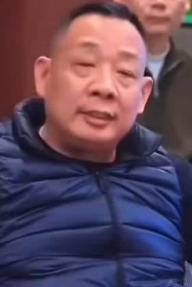 于东来：我们有榜样的力量于东来说：“我们有榜样的力量。”这句话，在当下浮躁的