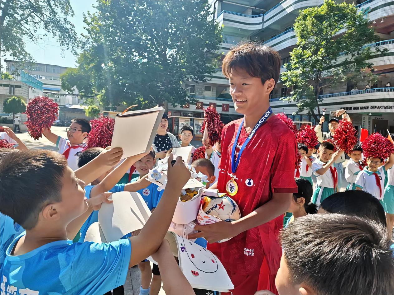 中国足球小将樊禹初的成功：部分可复制，但无法完全复刻樊禹初的成功是个人天赋