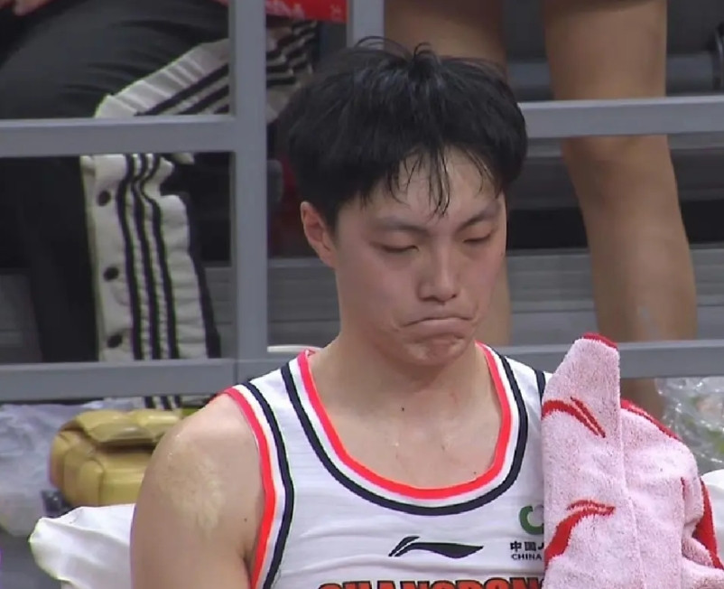 广东男篮98：74天津男篮，一战让人彻底认清以下三人实力！1、胡明轩命中率