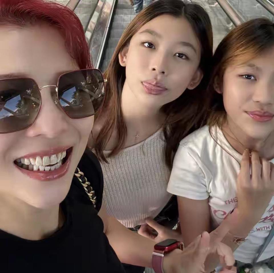 蔡少芬回应女儿进演艺圈，面对网友热议女儿外形出众、适合进入演艺圈，蔡少芬给出清醒