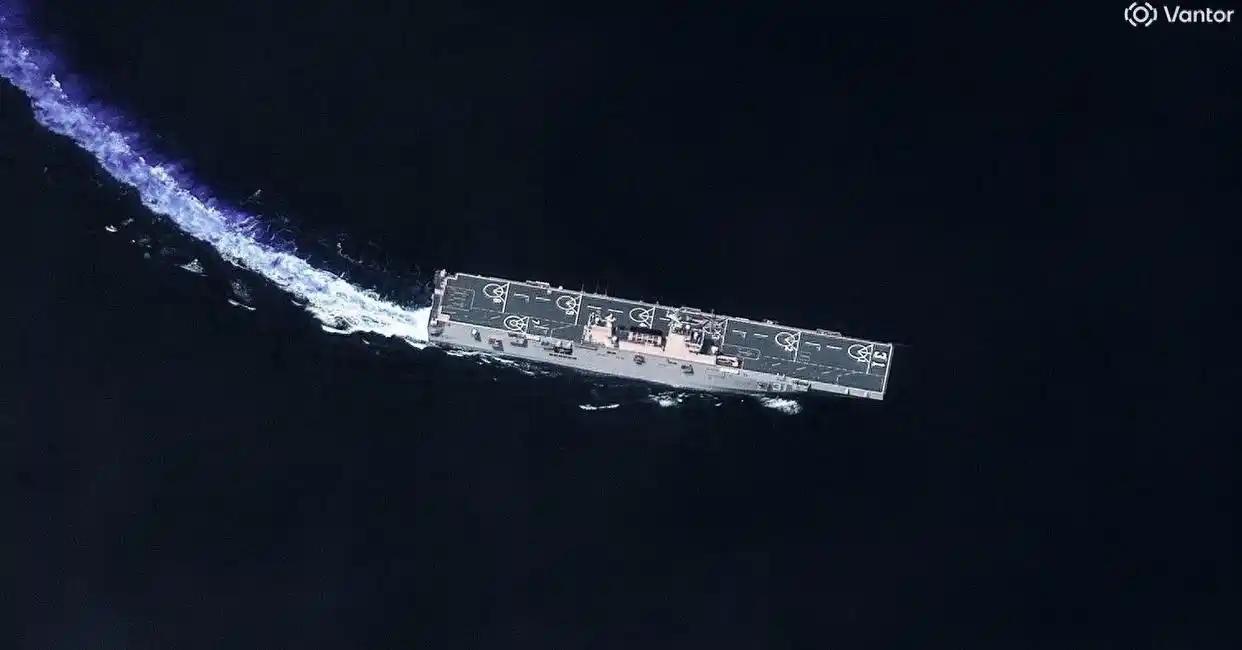 你敬我一尺，我敬你一丈！美国把拍的075舰队卫星图发到网上，我们的长光卫星也把美