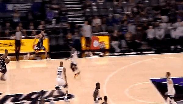 威少这是37吗！加速太快了，这上篮，戈贝尔没反应过来威少这场状态相当出色，持