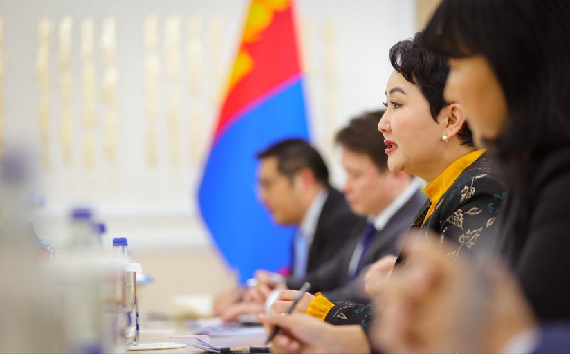 🌙蒙古国外长：蒙古国和中国应在相互尊重彼此独立、主权和领土完整，不干涉内政，平