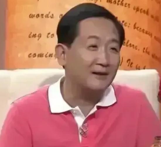 2010年，梁天投资260万开饭店，明星朋友纷纷前来捧场，结账时梁天不好意思收钱