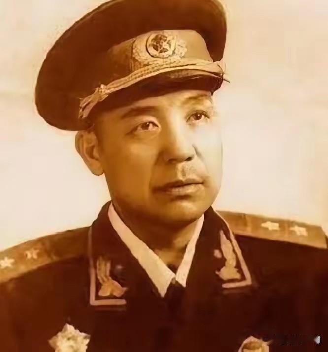 1955年，大授衔上，42军军长吴瑞林穿了普通干部军装，心里直嘀咕：“我现在没有