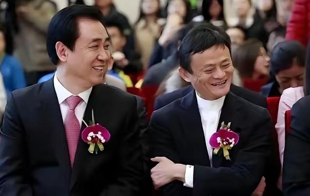 不得不说，马云还是有远见和判断力的！都知道许家印和马云有一段时间走得非常近，