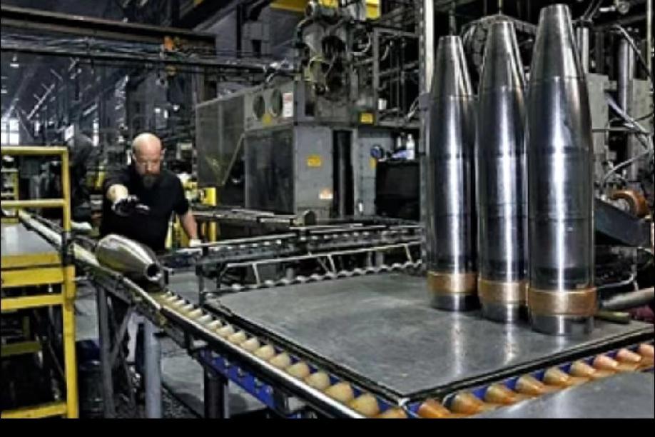 12月28日，英国《泰晤时报》发文:“中俄心照不宣，分别给美欧送上圣诞礼物，中国