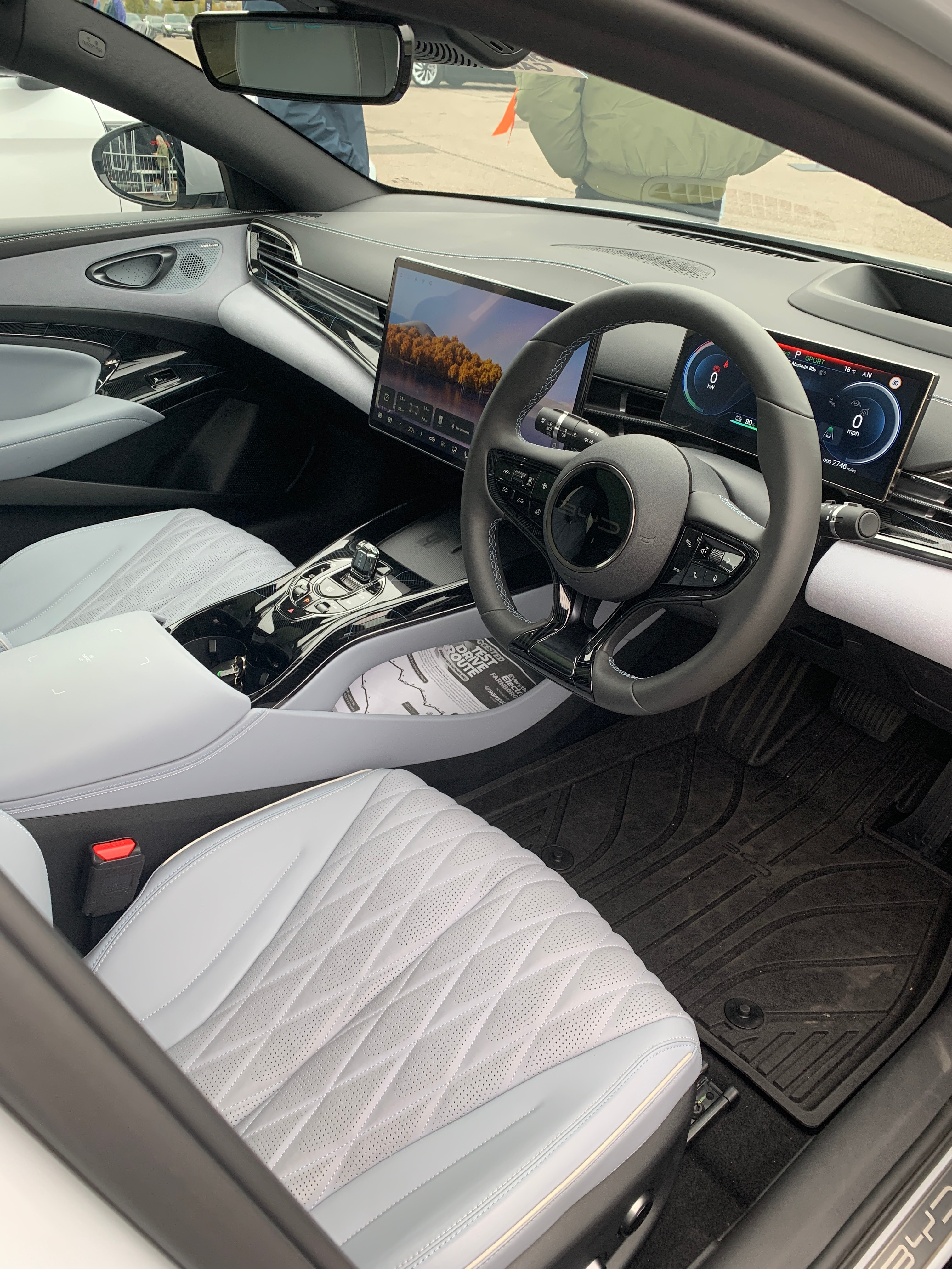 短短一年，比亚迪在英国就上市了7款车：Atto2，国内叫元UpAtto3，国