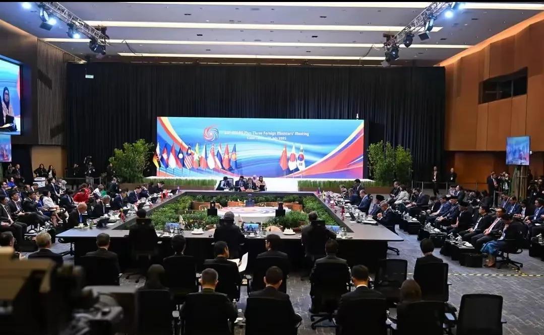 菲律宾又向中国提要求了！一、放弃核武器，二、并且要接受联合国国际原子能机构核