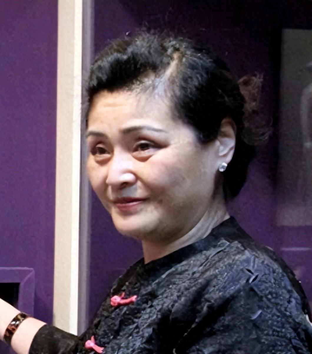 1981年，宋庆龄弥留之际，养女隋永清匆匆赶回身边，宋庆龄感动地称她为小宝贝，你