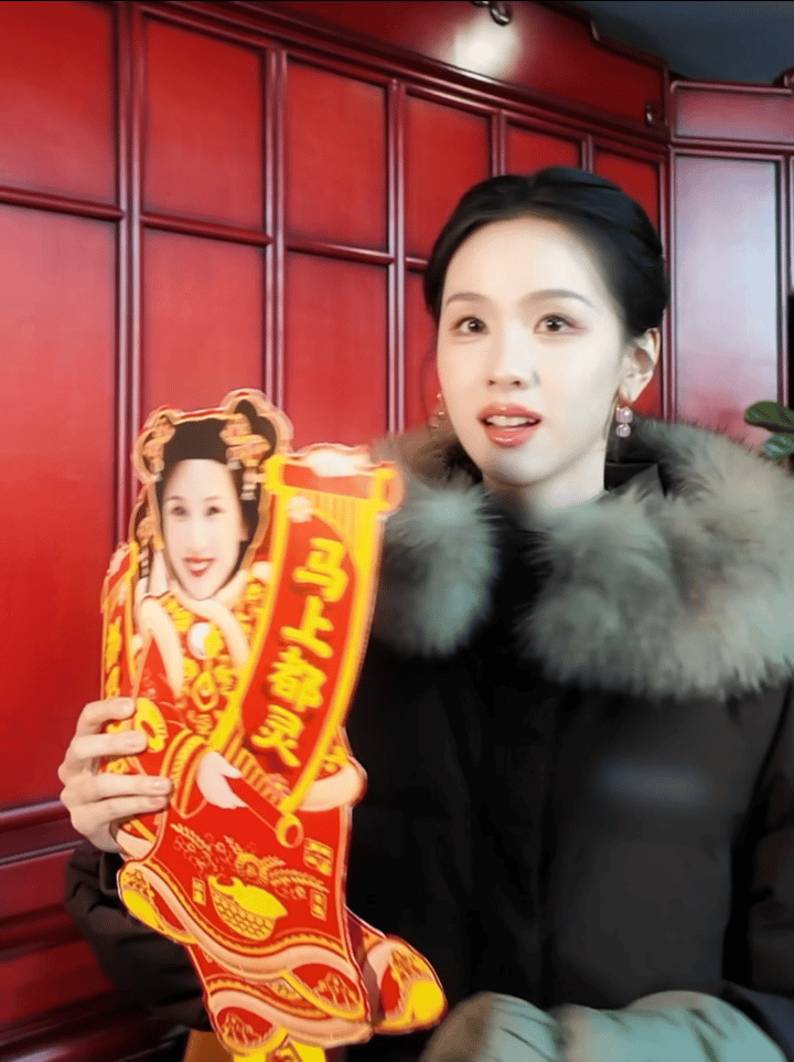 王玉雯古早爽文女主陈都灵i人收到饭撒懵圈但呆萌陈都灵盛典饭撒名场面！厚羽绒