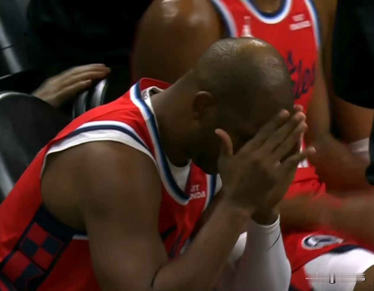 太失落了！快船又输了，没有哈登，没有伦纳德，输球不让人意外！对于快船现在的情