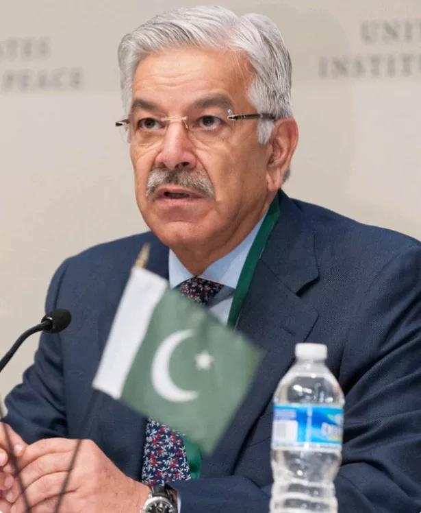 半岛电视台报道，当地时间11日，巴基斯坦、印度两国防长，先后发布声明，争相指责对