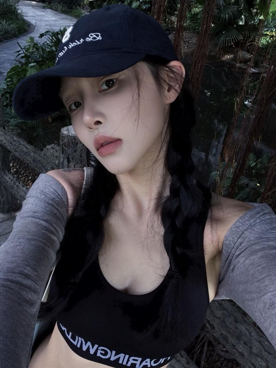 最近过得还算幸福美满。inmyfeeling