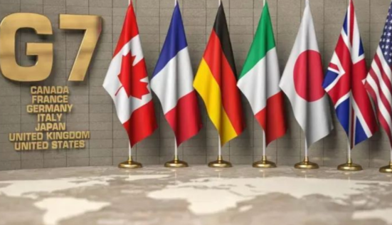 33国联手施压？中国雷霆出击全球通缉叛国者，西方虚伪面具被当场撕碎！