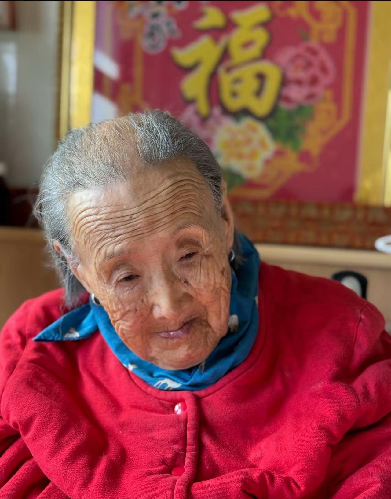 101岁的太奶奶，送走了她的3个女儿4个儿子，本该五世同堂，孙辈却没有人愿接手，