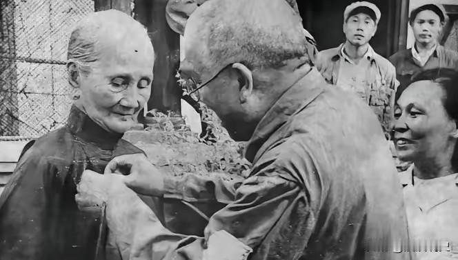 一枚未用的图章：方志敏的"官"与共产党人的本色方志敏烈士牺牲以后，老母亲过