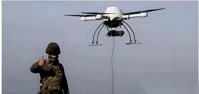 我跟你说个事儿，你可能觉得是天方夜谭。现在俄乌战场上最牛逼的无人机，是拖着一根