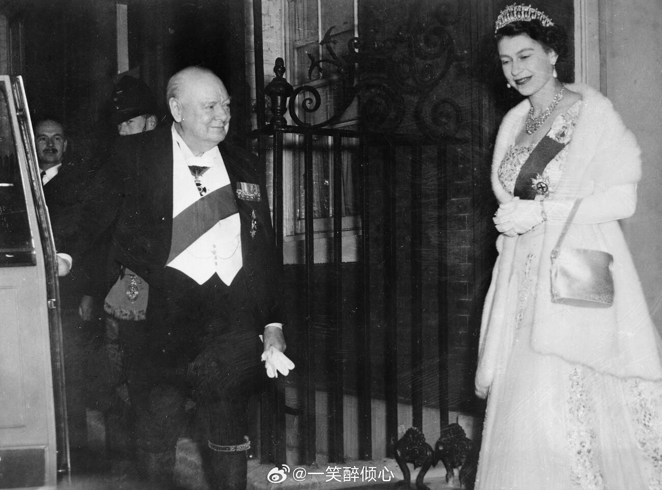 英国王室7️⃣1️⃣年前的今天1955年4月4日，伊丽莎白二世女王和爱丁堡公