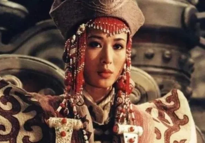 1180年，铁木真的新婚妻子孛儿帖被敌人掳走，9个月后孛儿帖被救回，却已怀有身