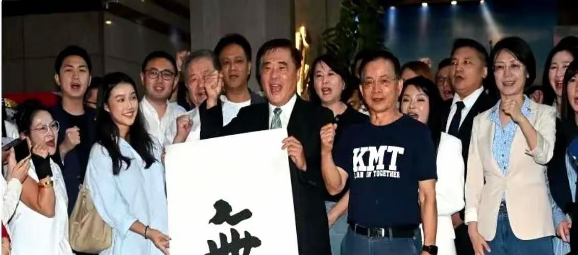 国民党主席选举战况激烈，郑丽文背后金主浮出水面。所谓的CK康就是杨建纲，他是国民