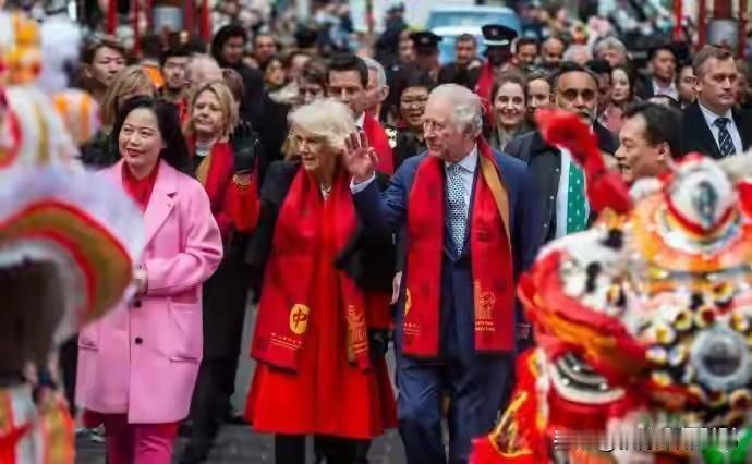 马年春节，大批外国人扎堆来中国过年，这可不是简单的旅游，而是我国政策、文化、实力