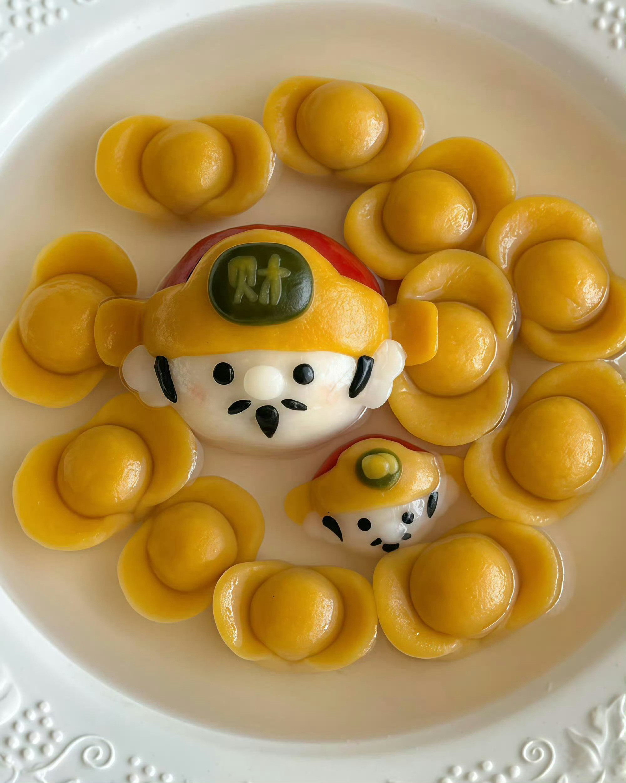 之前看有人争论南方和北方过年吃不吃饺子，好奇元宵节是不是统一的全中国都吃汤圆啊