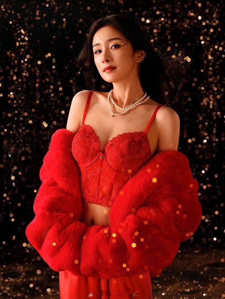 杨幂红色代言写真​​​