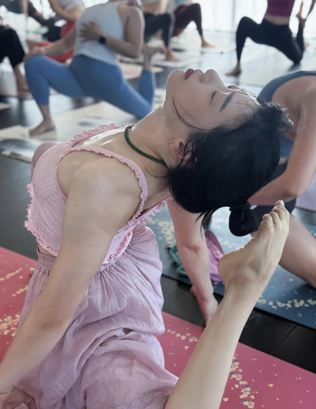 心情愉悦是大补🌸瑜伽瑜伽课堂瑜伽课堂随拍100天运动打卡挑战爱瑜伽爱