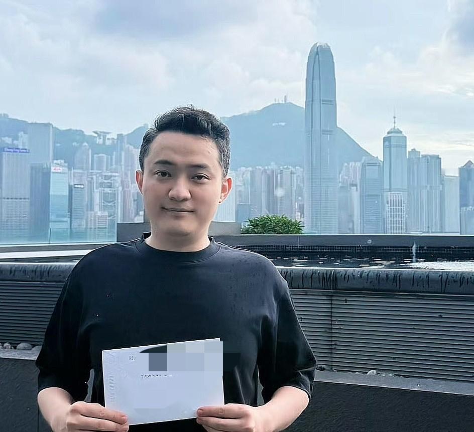 孙宇晨这波自证，看着越发心酸啊！​都在传他跑了，为了证明自己还在香港，孙哥直