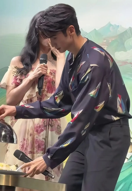 刘诗诗估计头都大了，这吃还是不吃好啊。[滑稽笑][滑稽笑][滑稽笑]