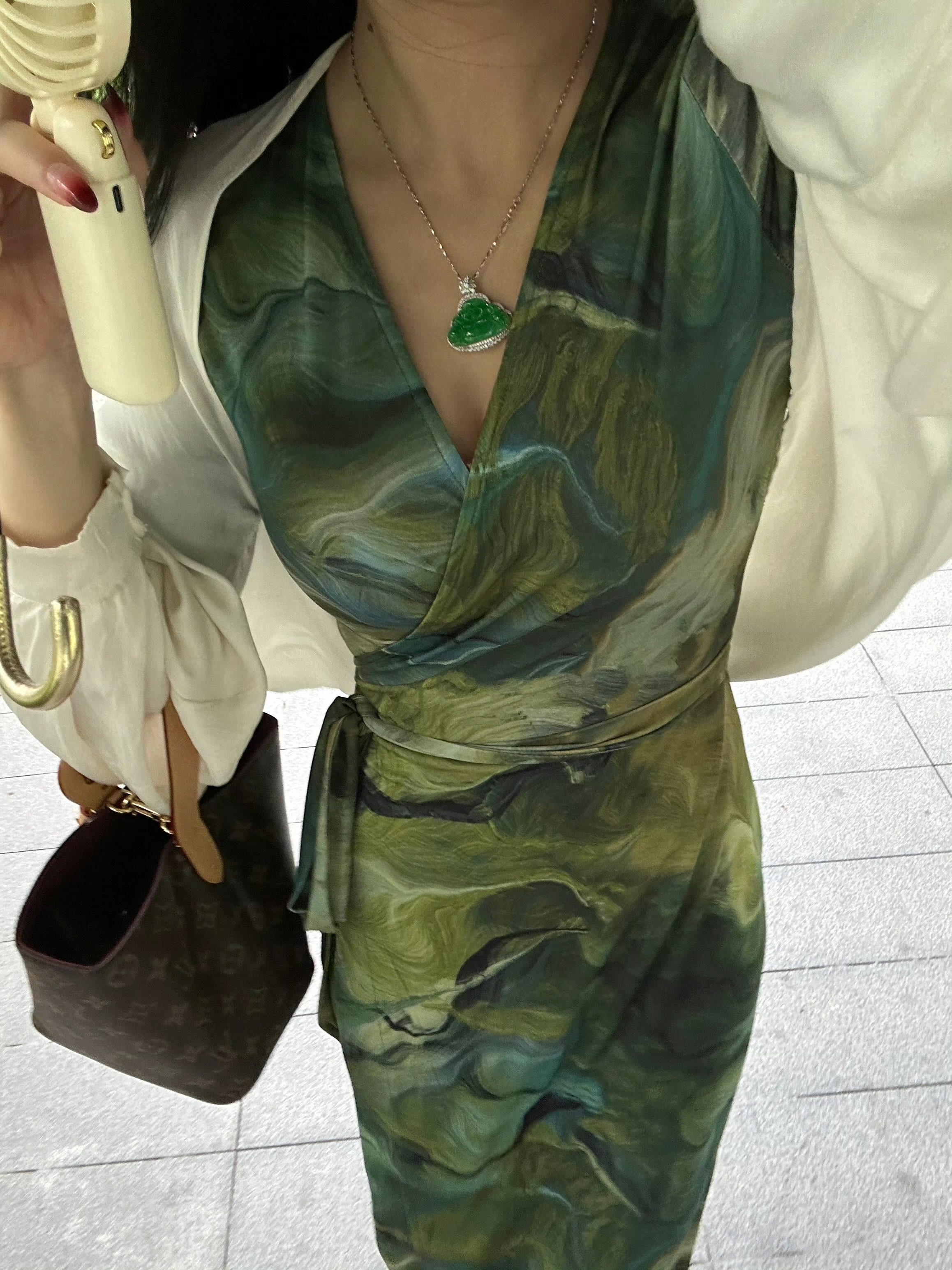 #适合穿黑色的女孩子是属于什么风格#旗袍真的能展现出女孩子的美#轻奢风黑裙##