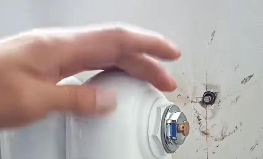 冬季暖气调试小窍门，自己动手让暖气暖起来冬季暖气不热是很多家庭的困扰，其实