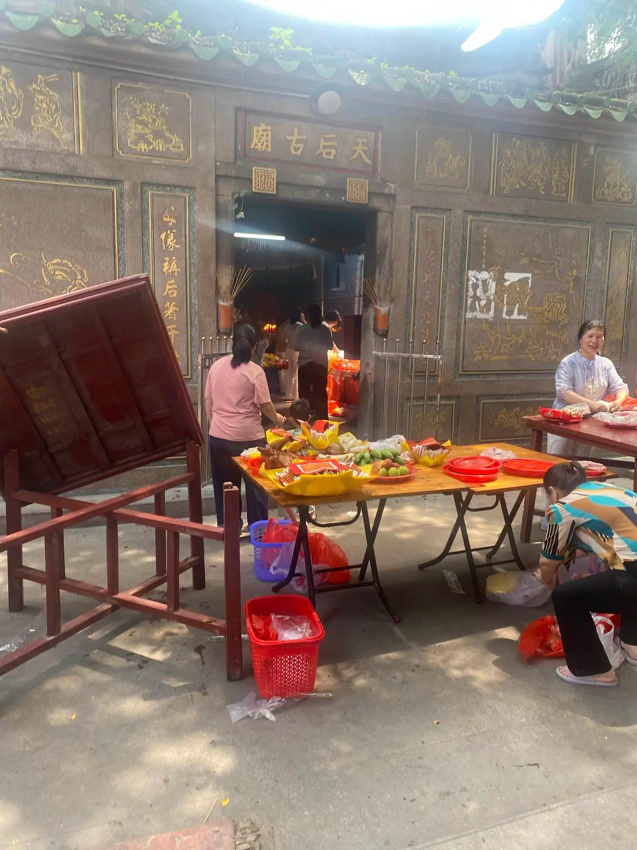 传统的潮汕女人，后厨的活都是女人来干