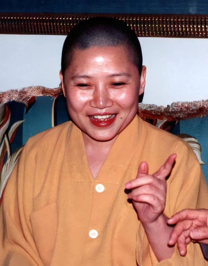 知名导演老汪曝李娜感性一面，一句歌词唱了20遍另外，他话里有话，好似透露当年李