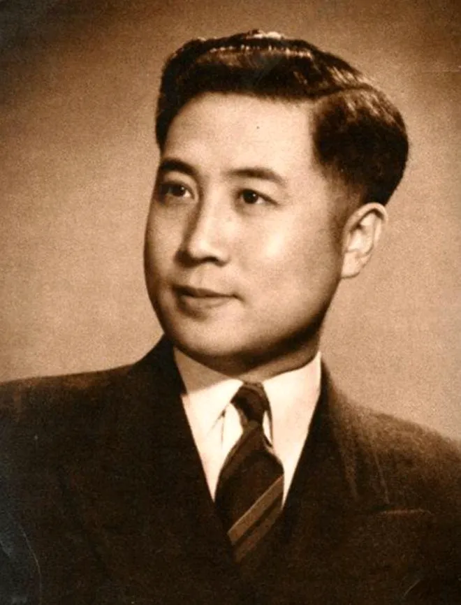 1946年，戴笠收到告密，军统局混有地下党。戴笠震怒，当看到被举报人的名字后，忍