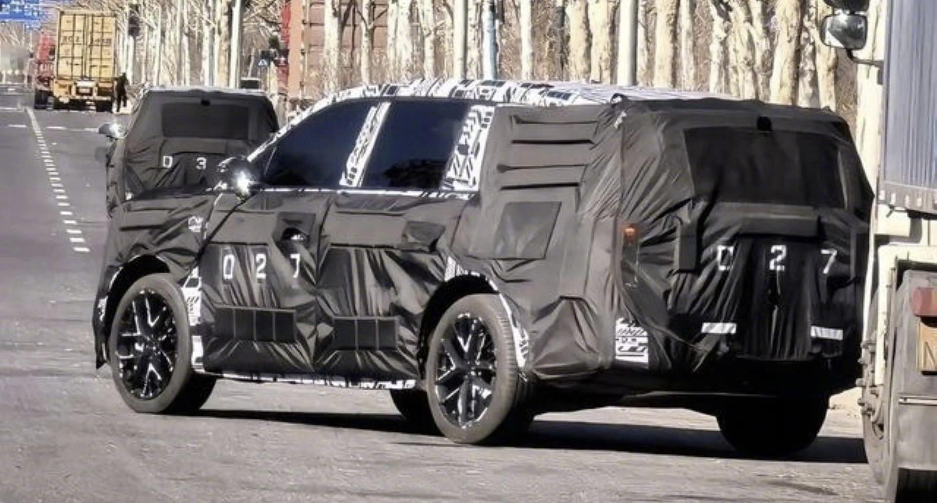 小米YU9，大电池增程SUV，感觉会卖的很好。小米SU7L，纯电行政轿车